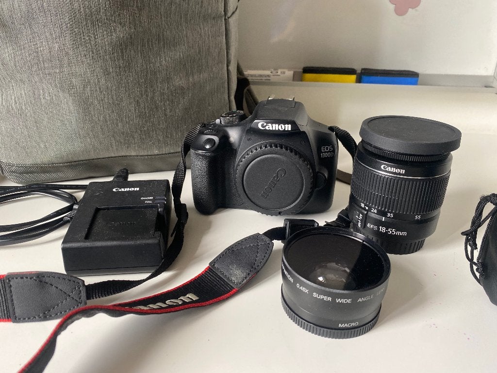 Fototoestel Canon EOS 1300D, NFC, Enlèvement ou Envoi, Canon, Chargeur