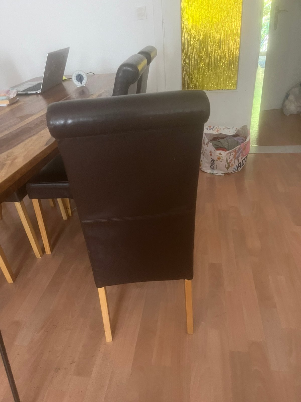 6 chaises brunes avec pied en bois, Brun, Enlèvement, Bois, Moderne