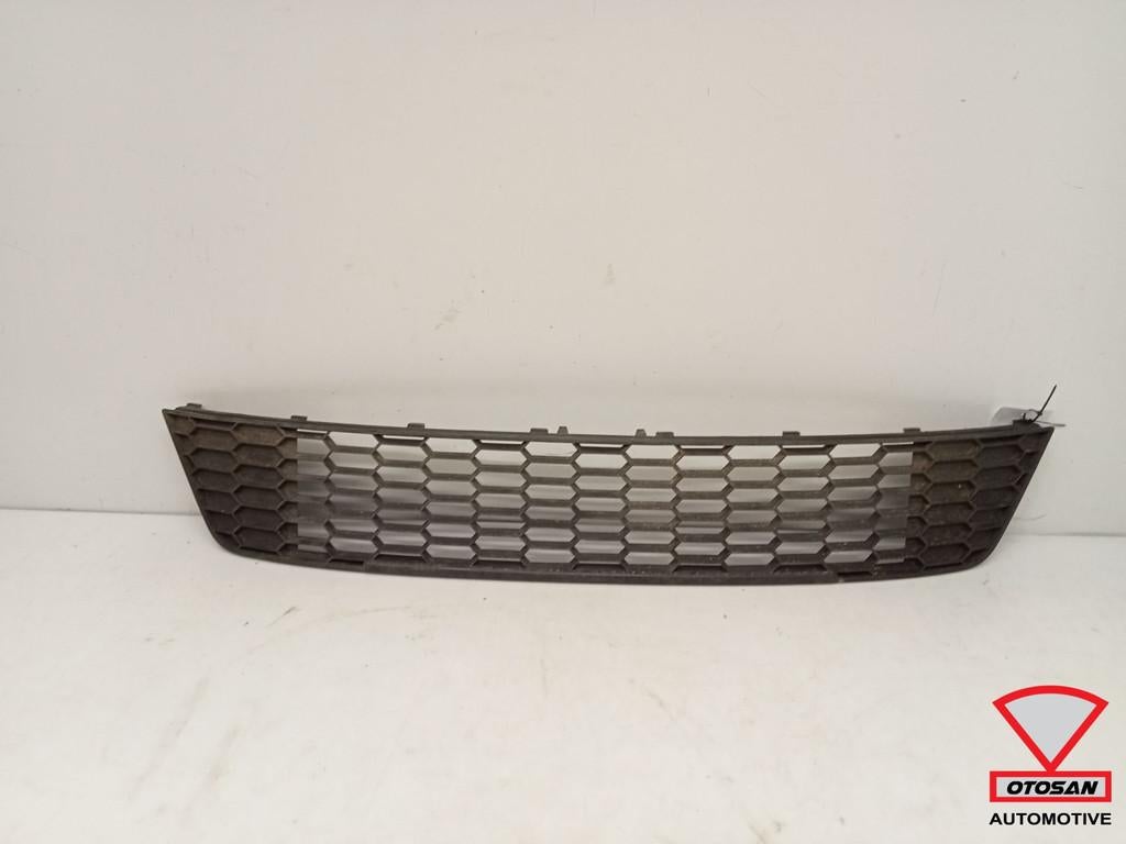 Skoda Octavia 3 RS Voorbumper Rooster Midden 5E0853677B, Auto-onderdelen, Tr. Vaclava Klementa 869
293 01  Mlada Boleslav, CZ