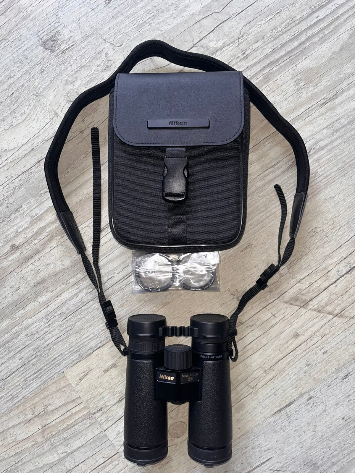 Jumelles Nikon Monarch HG 10 × 42, Enlèvement, Comme neuf, 8 à 12x, Avec housse ou sac