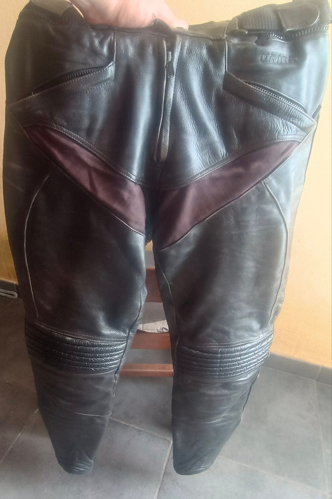 pantalon de moto, Enlèvement