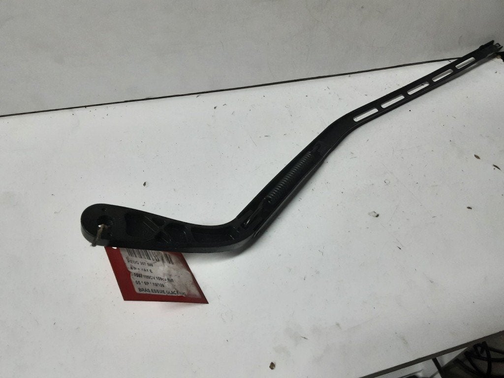 BRAS ESSUIE GLACE AVANT GAUCHE Peugeot 307 SW (3H), Mevr. I. Hauben, Utilisé, Rue de l'Espoir 34 34
4030  GRIVEGNÉE, BE, Info@Collignon.be