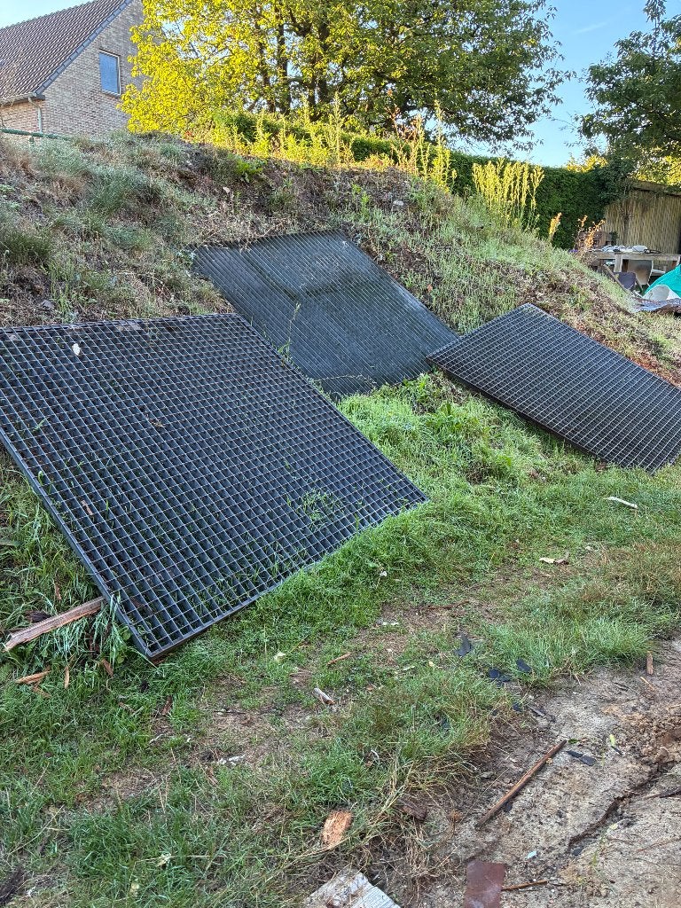 4 stalen roosters 1,2x1,2m, Doe-het-zelf en Bouw, Ophalen, Gebruikt, Overige metalen