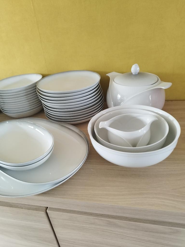 Eetservies, Ophalen, Zo goed als nieuw, Compleet servies