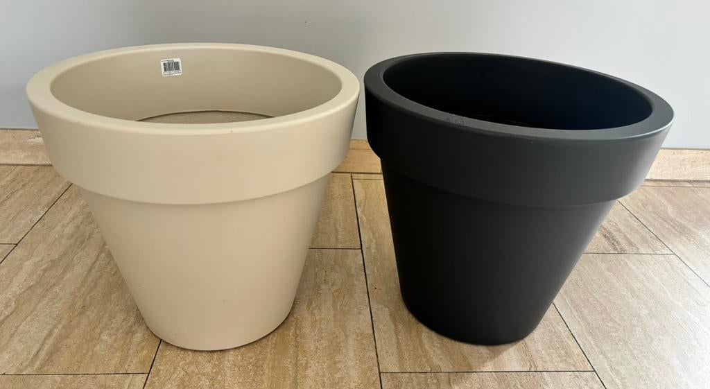 2 mooie Elho bloempotten - binnen / buiten, Kunststof, Rond, Zo goed als nieuw, Minder dan 40 cm