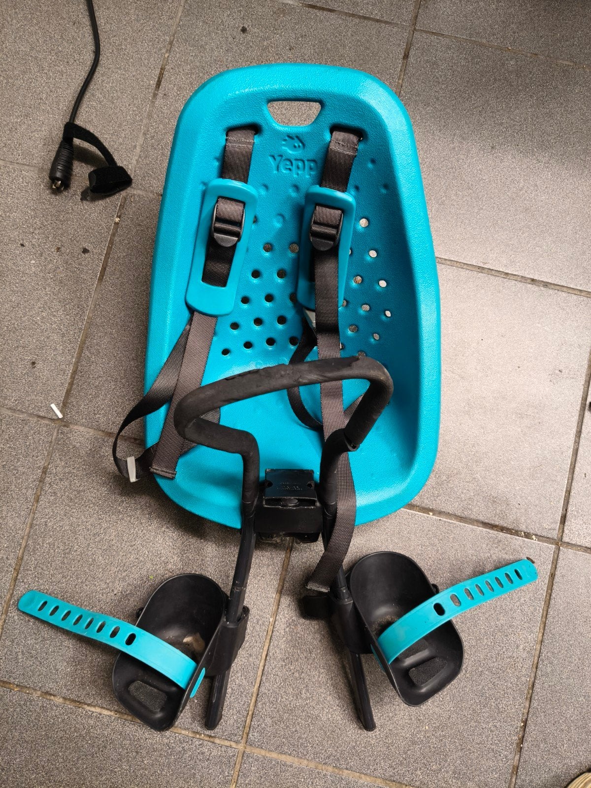 Thule yepp fietsstoel vooraan + windscherm, Vélos & Vélomoteurs, Siège avant, Yepp (Thule), Enlèvement ou Envoi, Repose-pieds