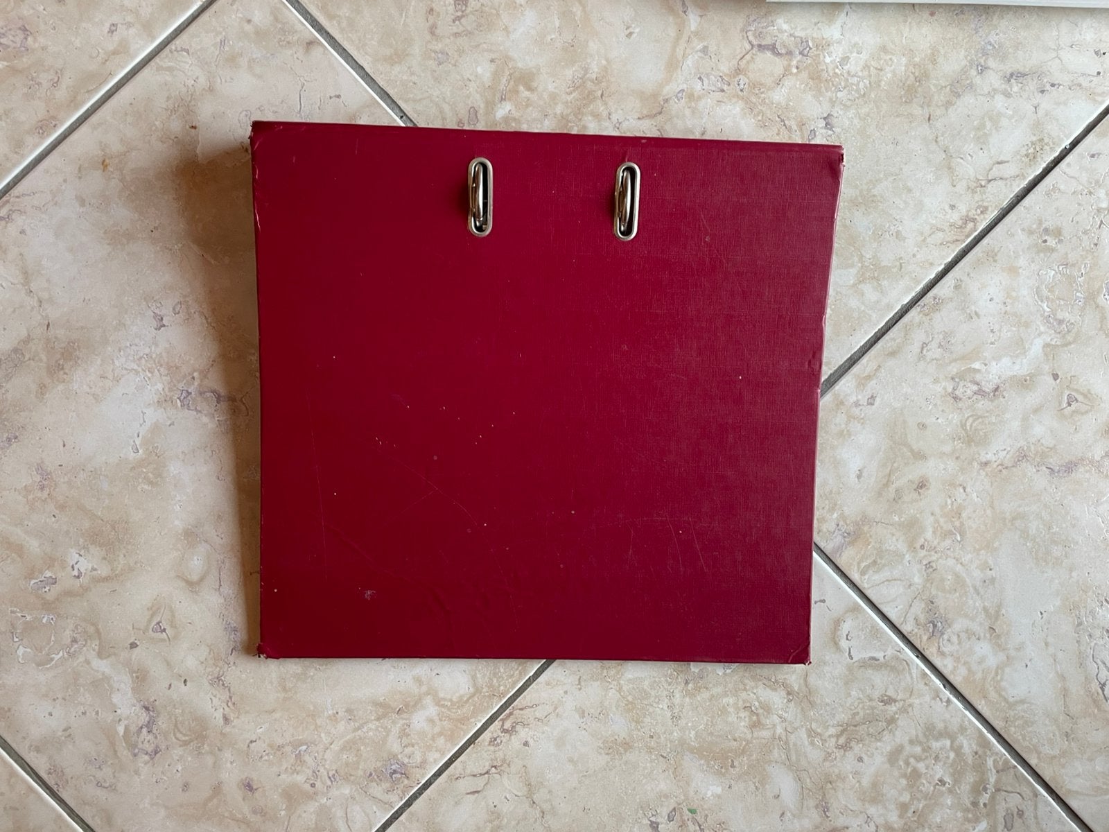 Farde rouge A4, Envoi, Utilisé