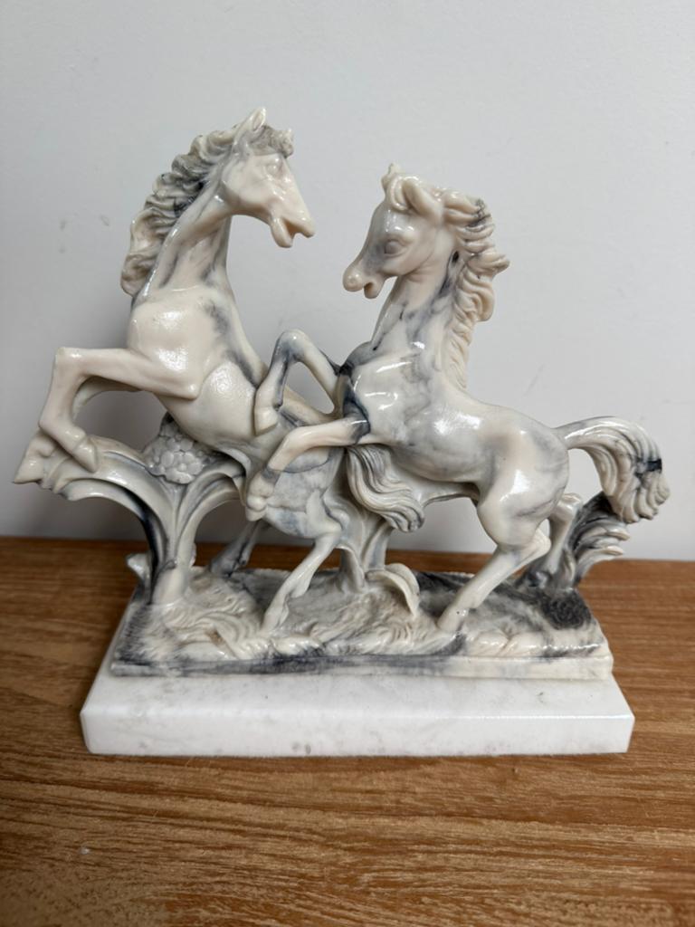 Beeldje in marmer 2paarden, Verzamelen, Ophalen of Verzenden, Zo goed als nieuw