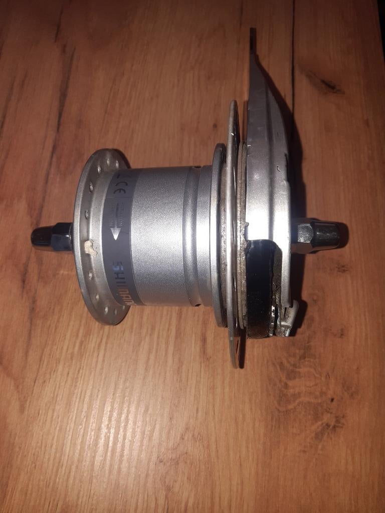 Naafdynamo met rollerbrake, Ophalen