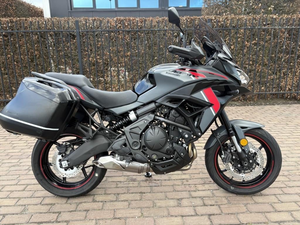 Kawasaki Versys 650, Motos, Motos | Kawasaki, Entreprise, Tourisme, plus de 35 kW, 2 cylindres, Permis Moto A, ABS, Poignées chauffantes