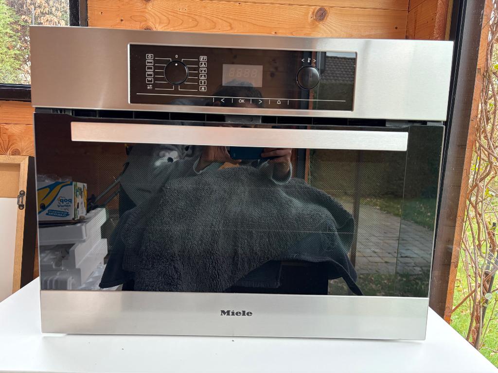 Miele inbouwoven, Hete lucht, 60 cm of meer, Zo goed als nieuw, Oven met grill