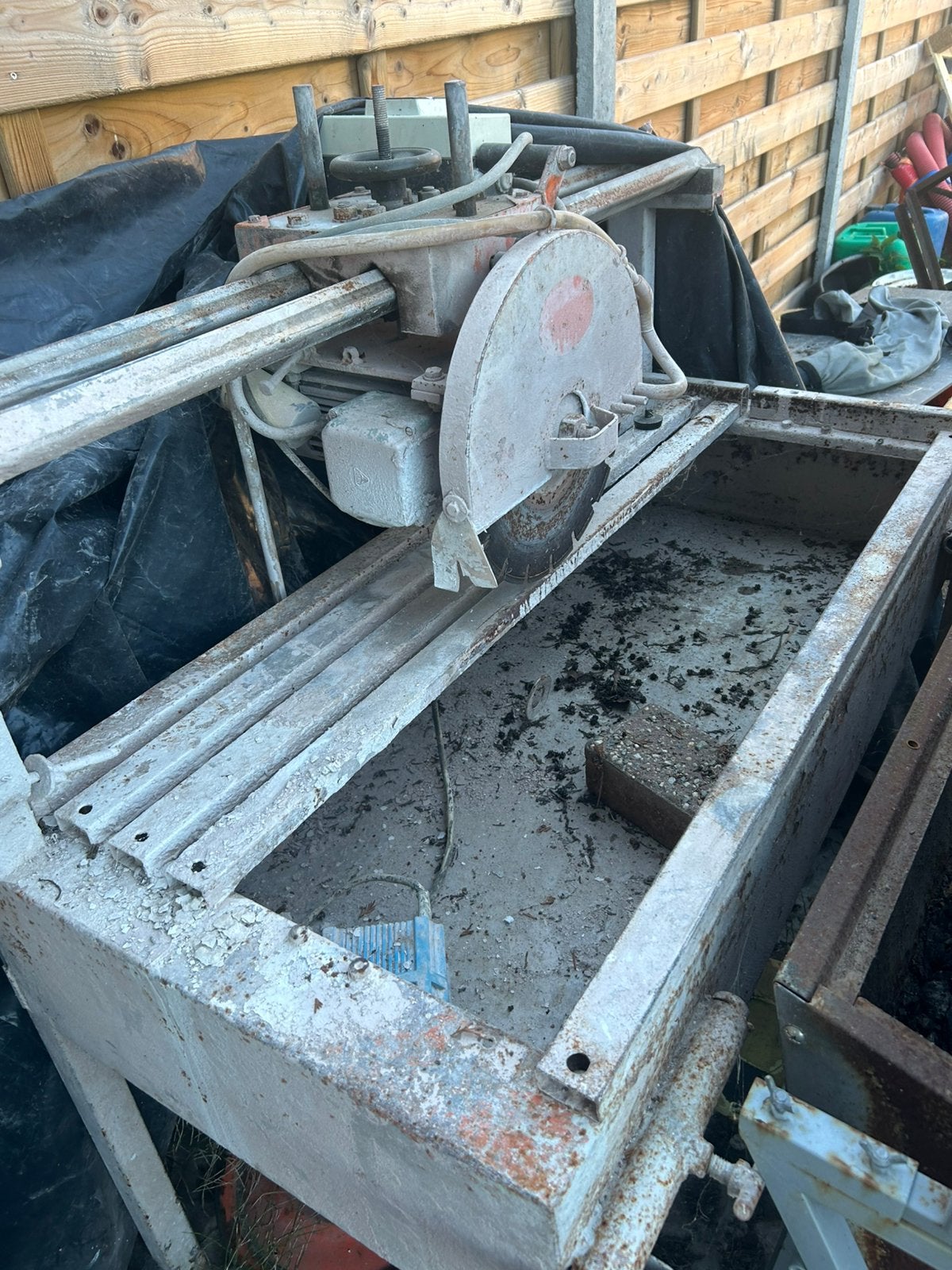 Professionele steenzaag / marmerzaag met waterpomp, Ophalen, Gebruikt