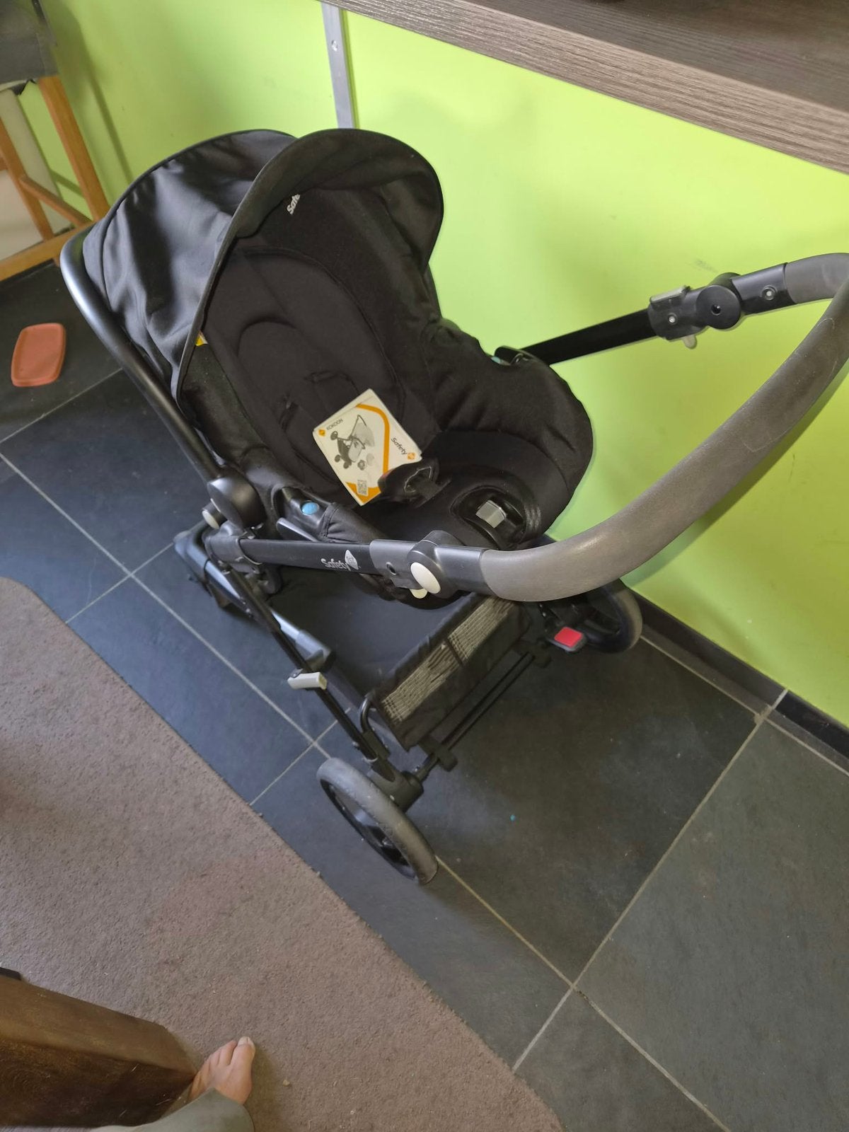 Poussette complete avec base isofix, Enlèvement, Comme neuf, Protection de pluie
