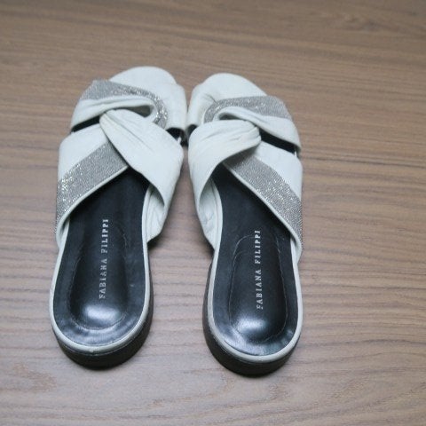 Slippers wit strass Fabiana Filippi mt 39,5, Slippers, Wit, Ophalen of Verzenden, Zo goed als nieuw