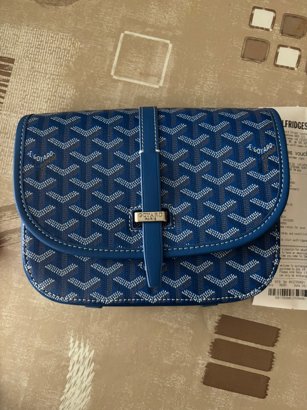 Goyard Belvedere, Enlèvement, Bleu