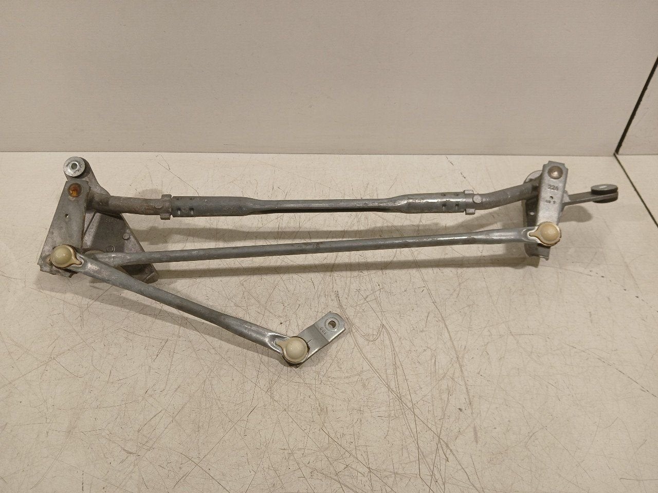 Ruitenwisser mechaniek voor Land Rover Discovery, Onderdelen@venauto.nl, Van der Ven Autorecycling B.V., Ettenseweg 76, 4706 PB Roosendaal, The Netherlands