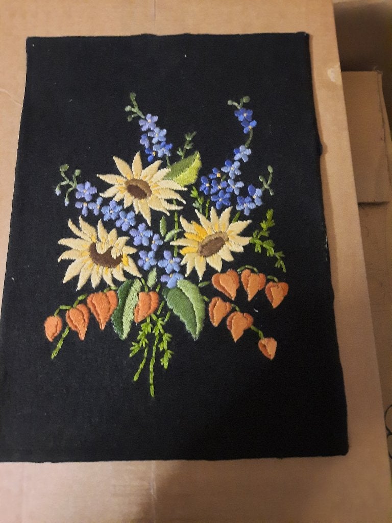 doek met borduur boeket bloemen handwerk om in te kaderen, Hobby & Loisirs créatifs, Enlèvement ou Envoi