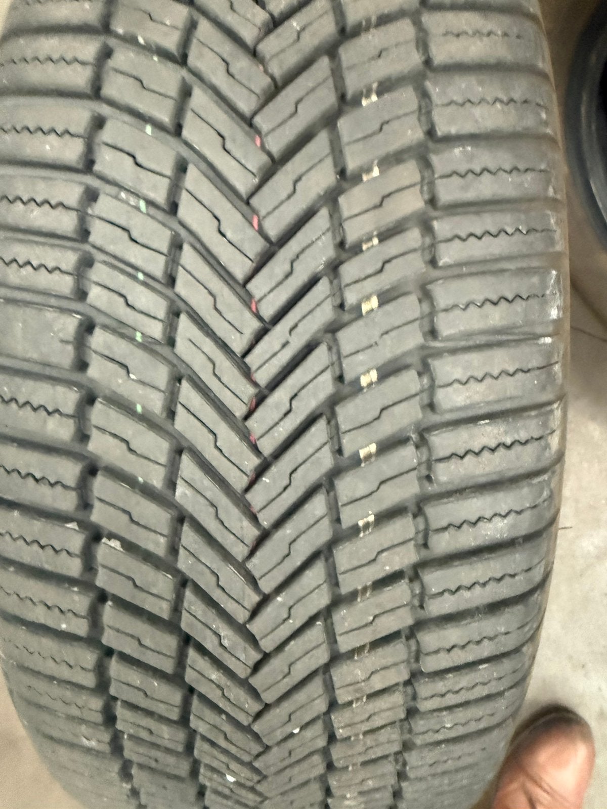 2 x 235/55R17 103 H Bridgestone 4 seizoen, Auto-onderdelen, Ophalen, 17 inch, 235 mm, All Season