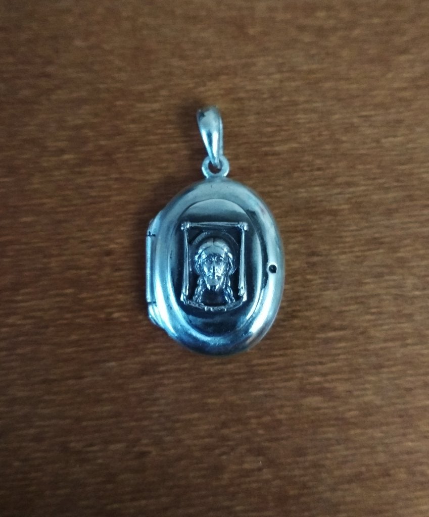Médaillon en argent avec Jésus Christ, Envoi, Argent, Argent, Croix ou Symbole