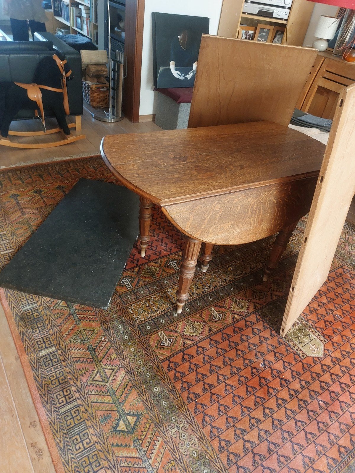 Bijzondere Uitschuifbare Eettafel: Rond, Ovaal (tot 225cm) m, Huis en Inrichting, Ophalen, Gebruikt, 100 tot 150 cm, Eikenhout