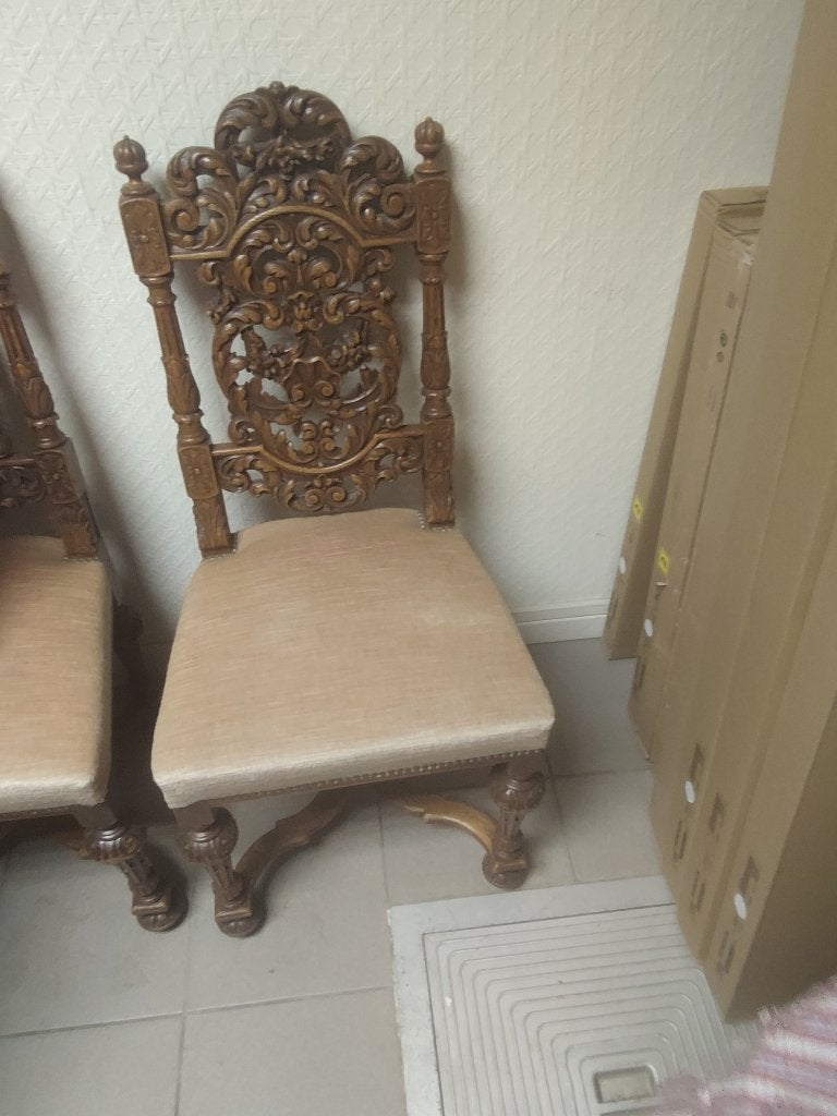 Chaises anciennes sculptées – 10€/pièce, Enlèvement