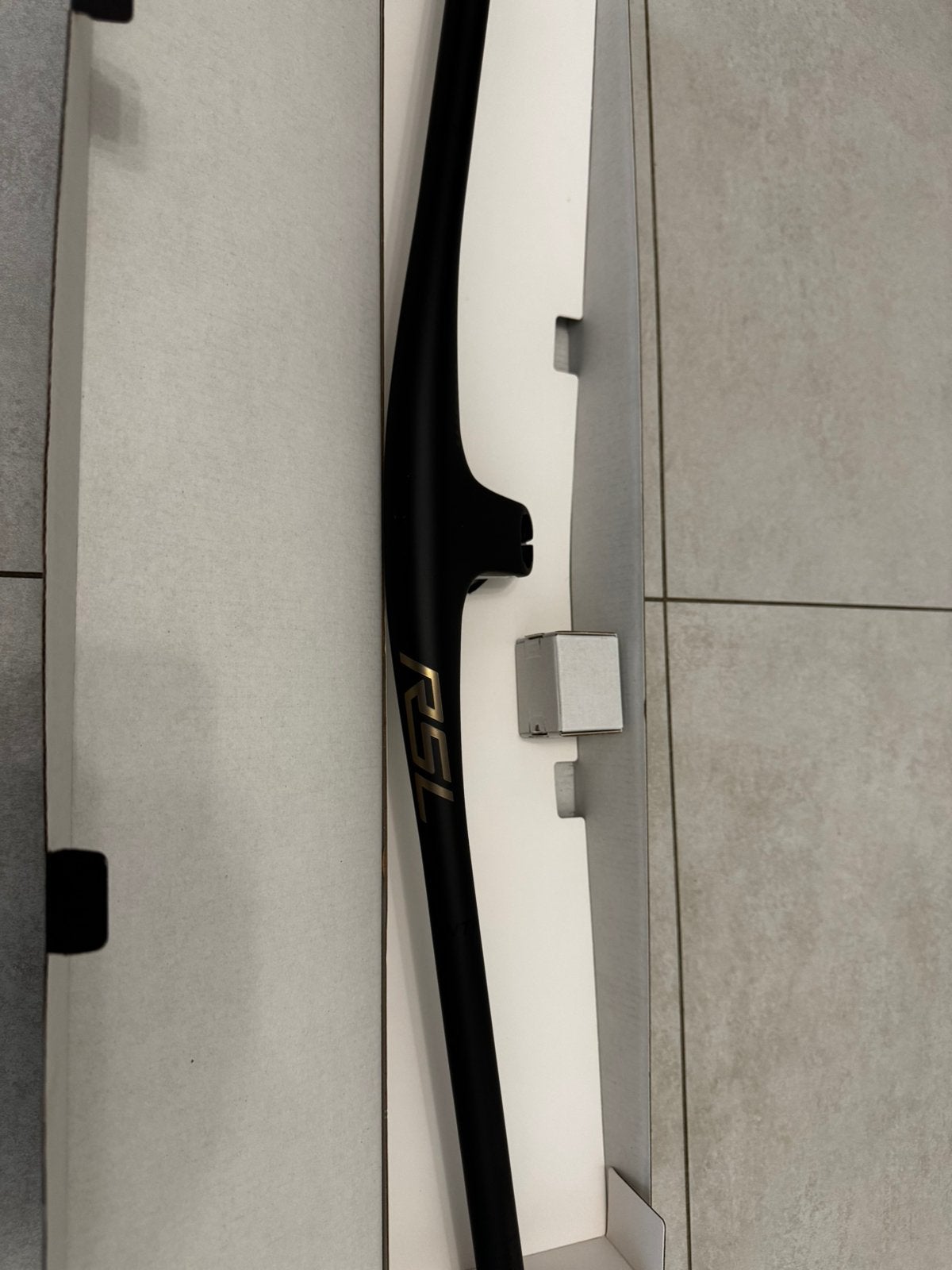 Guidon MTB Carbone Nouveau, Vélos & Vélomoteurs, Vélos Pièces, Neuf, Guidon, Enlèvement, Mountainbike