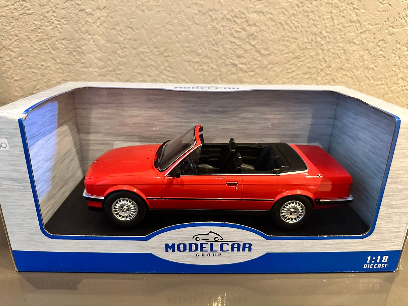 1/18 BMW E30 325i cabriolet - Modelcar, Ophalen of Verzenden, Zo goed als nieuw
