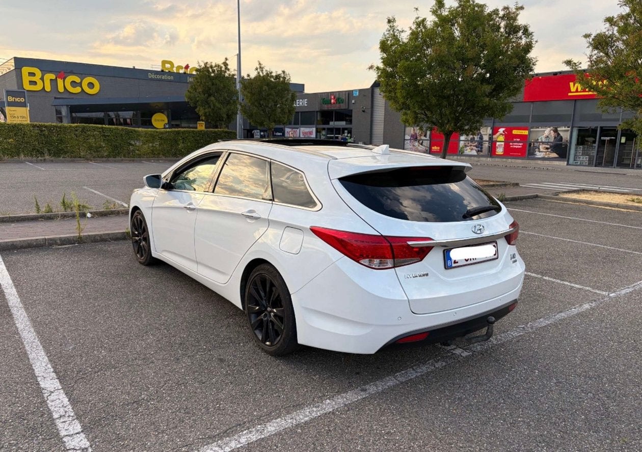 Hyundai I40 1.7l break, Autos, Hyundai, Particulier, i40, ABS, Caméra de recul, Phares directionnels, Airbags, Air conditionné