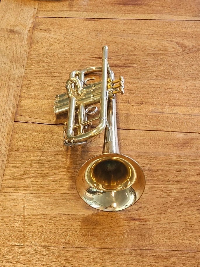 Trompette en si bémol C.G. Conn 1000B, Enlèvement, Utilisé, Trompette en si bémol