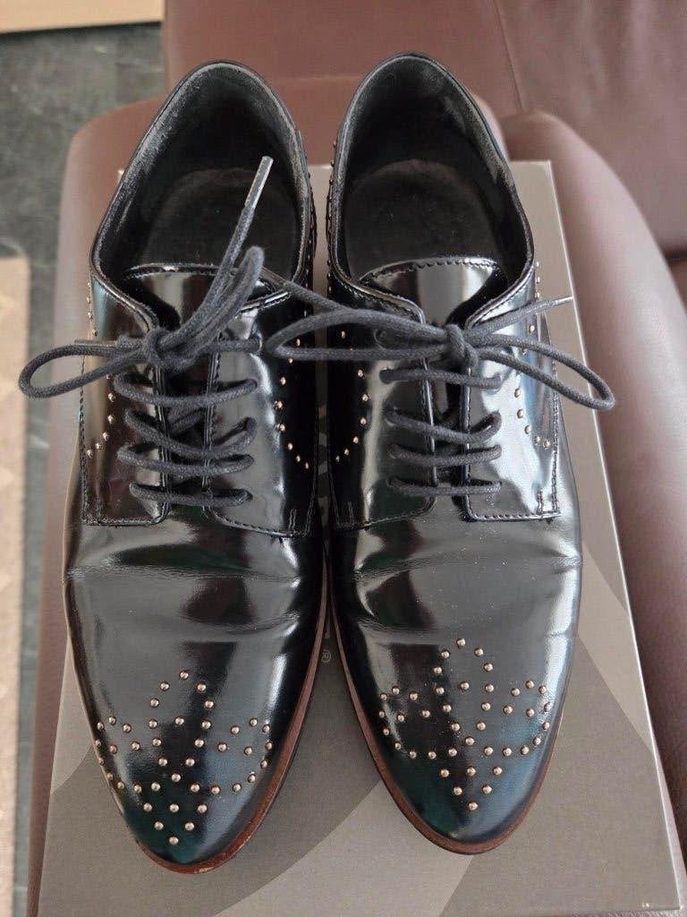 Molière Maripé en cuir spazzolato marine clous décoratifs 36, Comme neuf, Enlèvement, Bleu, Chaussures basses