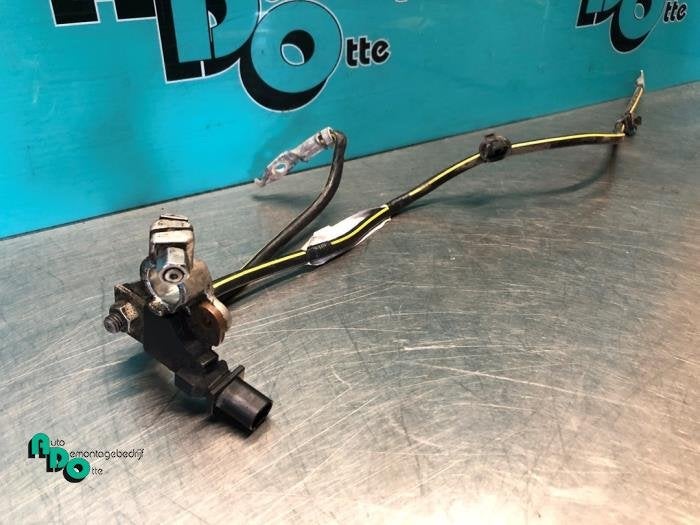 Borne de batterie d'un Mitsubishi Space Star (Space Star 13-, -, 3 mois de garantie, Utilisé, Mitsubishi