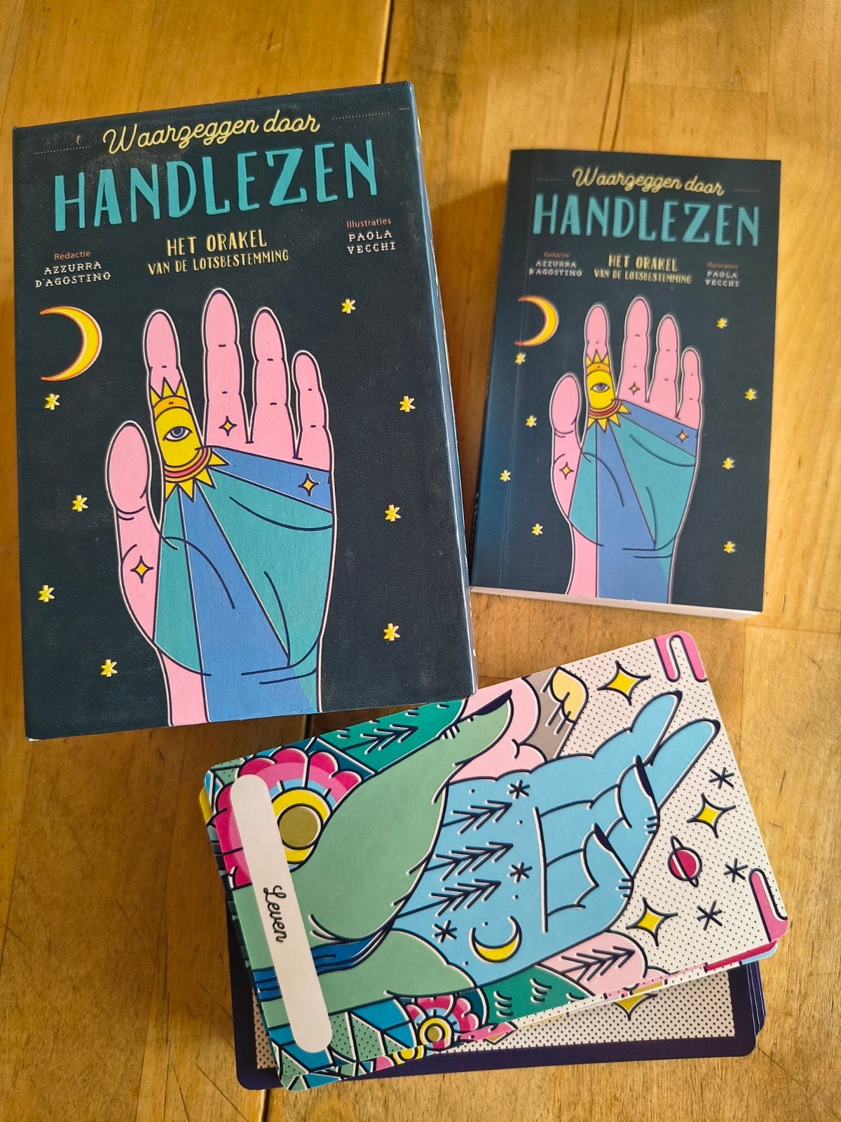 Azzurra D'Agostino - Waarzeggen door handlezen, Boeken, Esoterie en Spiritualiteit, Tarot of Kaarten leggen, Overige typen, Ophalen of Verzenden