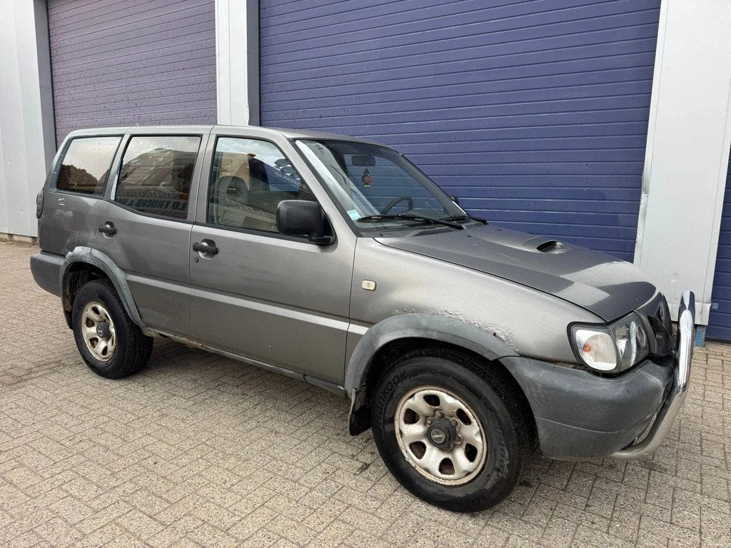 Nissan Terrano *LONG CHASSIS-DIESEL* (bj 2000), Auto's, 2664 cc, Bedrijf, 5 deurs, 2 zetels