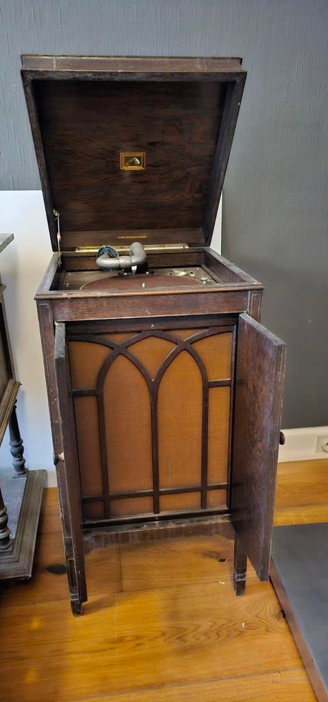 Gramophone - His Master's Voice, Ophalen
