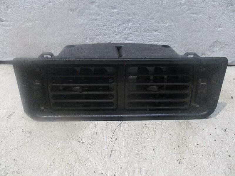 DASHBOARD LUCHTROOSTER MIDDEN Ford Sierra 1987- (01-1970/-), Gebruikt, Ophalen of Verzenden, Henry-Ford-Straße 1 50735 Köln, DE