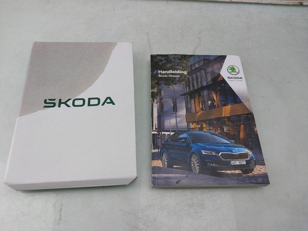 INSTRUKTIEBOEK Skoda Octavia Combi (NXAC) (01-2019/-), Gebruikt, Skoda