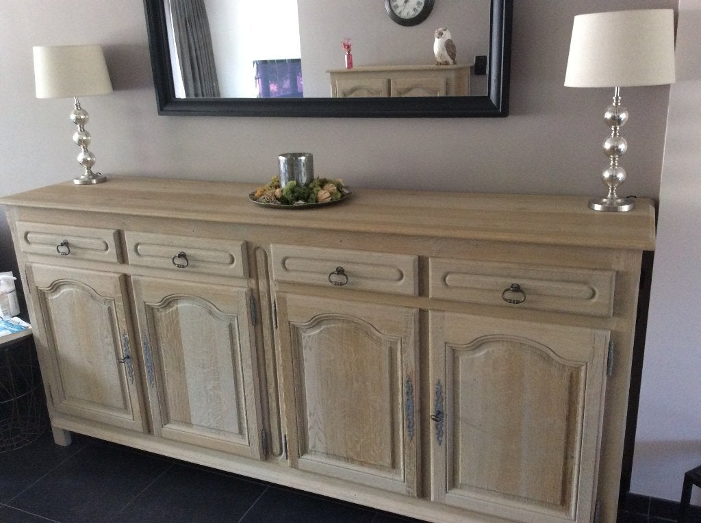 DRESSOIR, Enlèvement