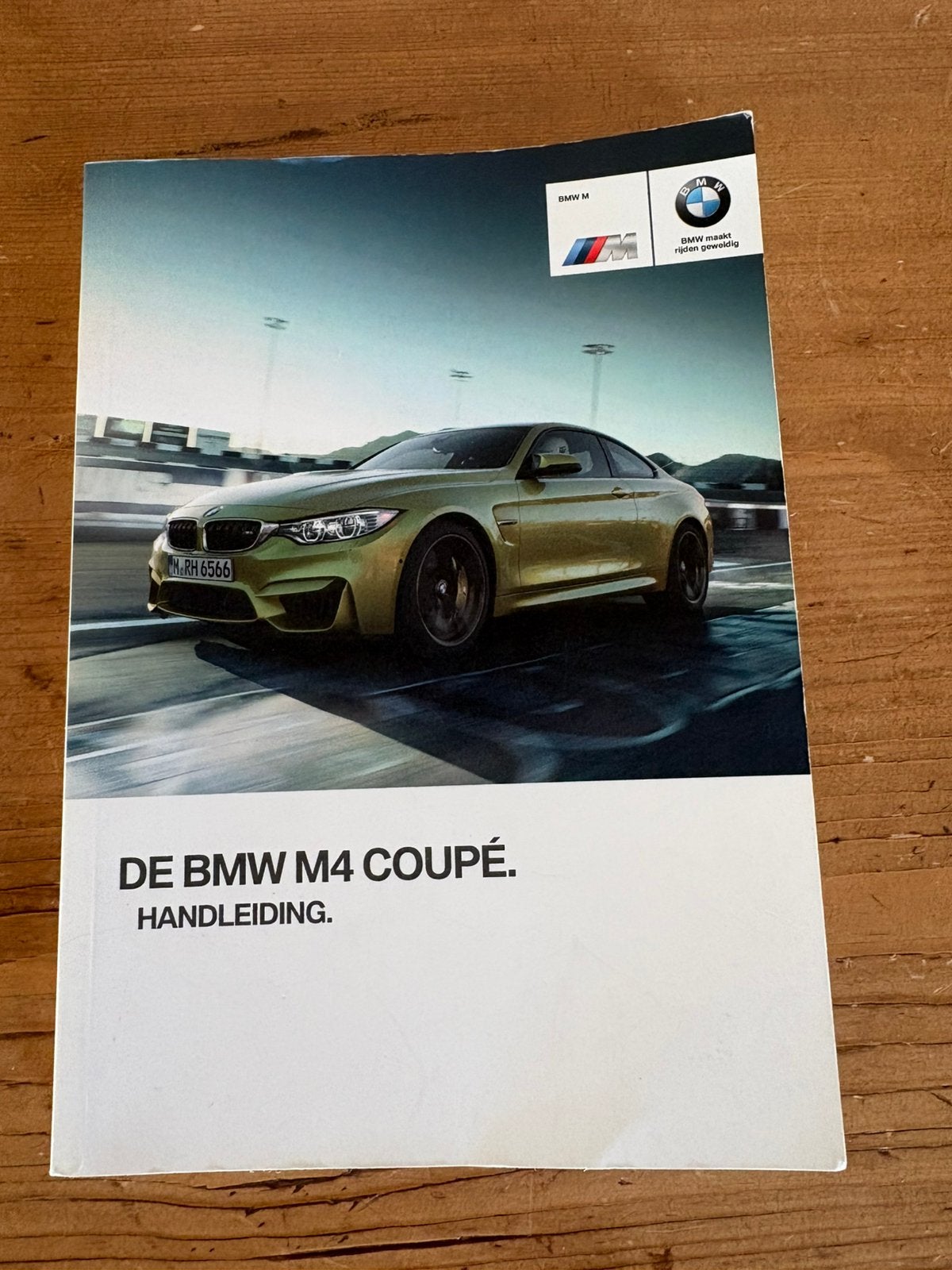 Nederlandse Handleiding boek voor de BMW M4 F82, Auto diversen, Handleidingen en Instructieboekjes, Ophalen