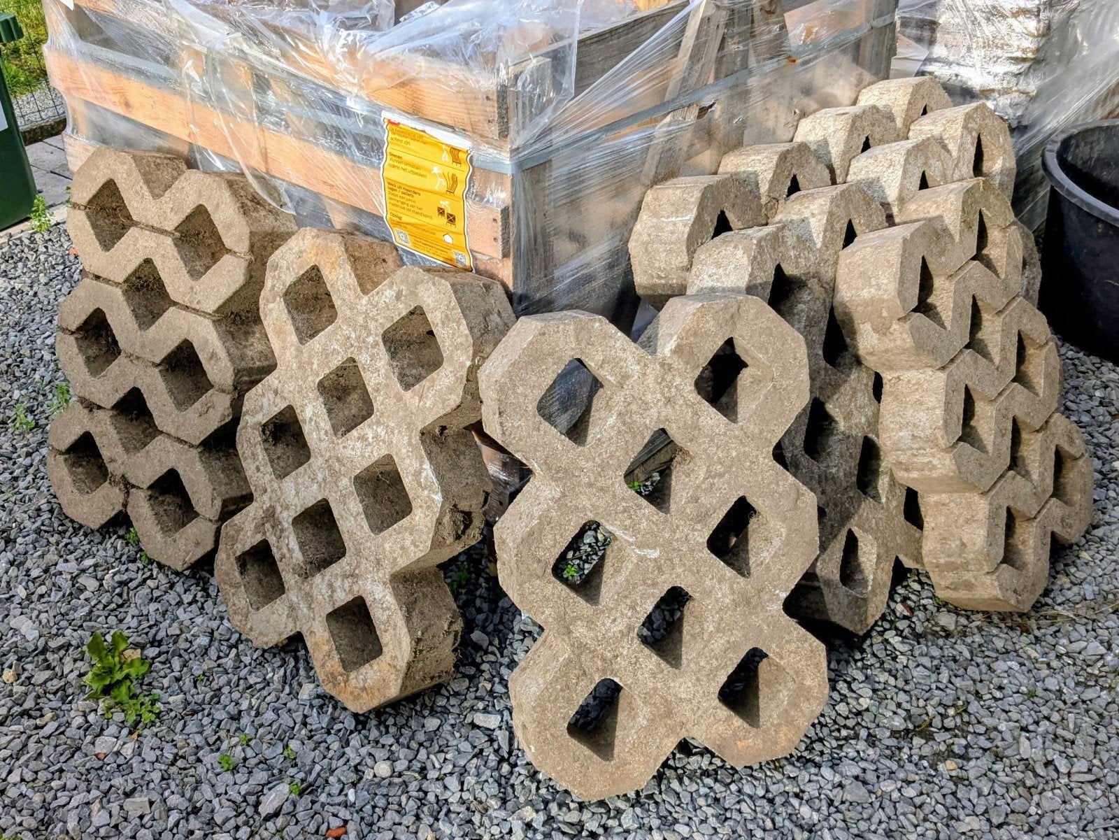 8 betonnen grasdallen, Tuin en Terras, Ophalen, Zo goed als nieuw, Beton
