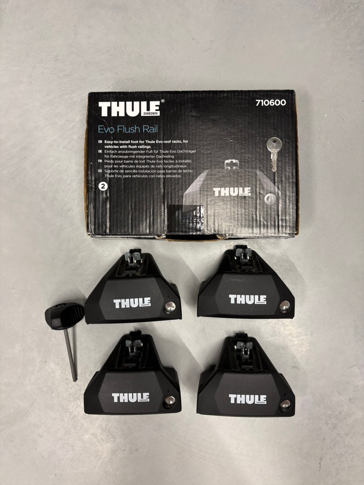 Thule Evo Flush Rail 7106 + Thule Fit Kit 186007, Auto diversen, Dakdragers, Ophalen, Zo goed als nieuw