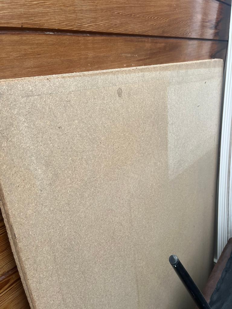 Vezelplaat 2 stuks 1,2 meter op 97 cm en 1,5 cm dikte, Ophalen, Zo goed als nieuw
