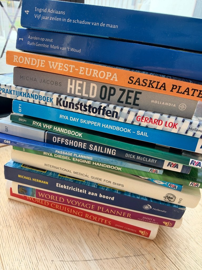 Zeilen - handboeken - wereldreis, Ophalen of Verzenden, Gelezen, Reisgids of -boek