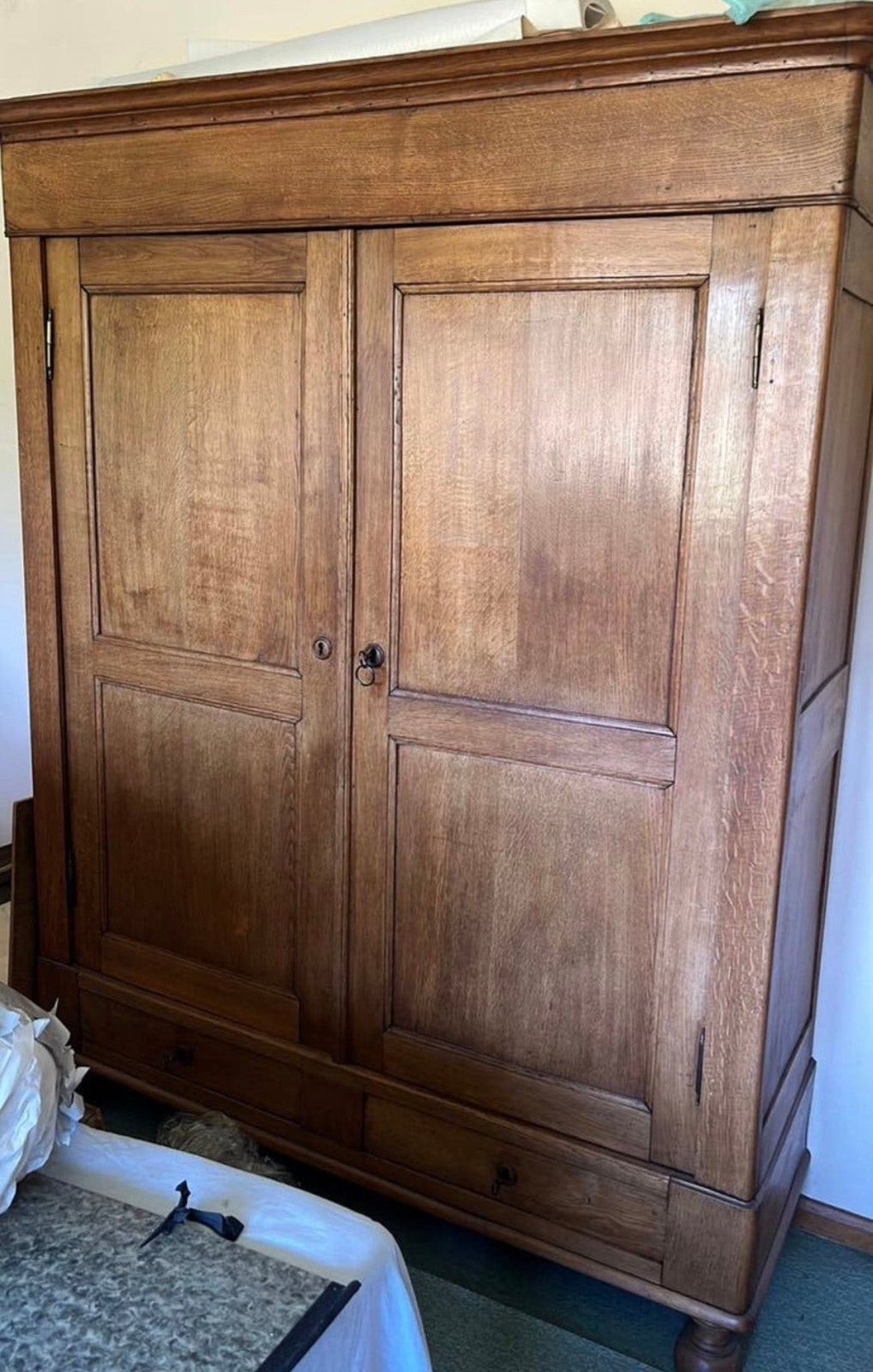 Houten garderobekast, Ophalen