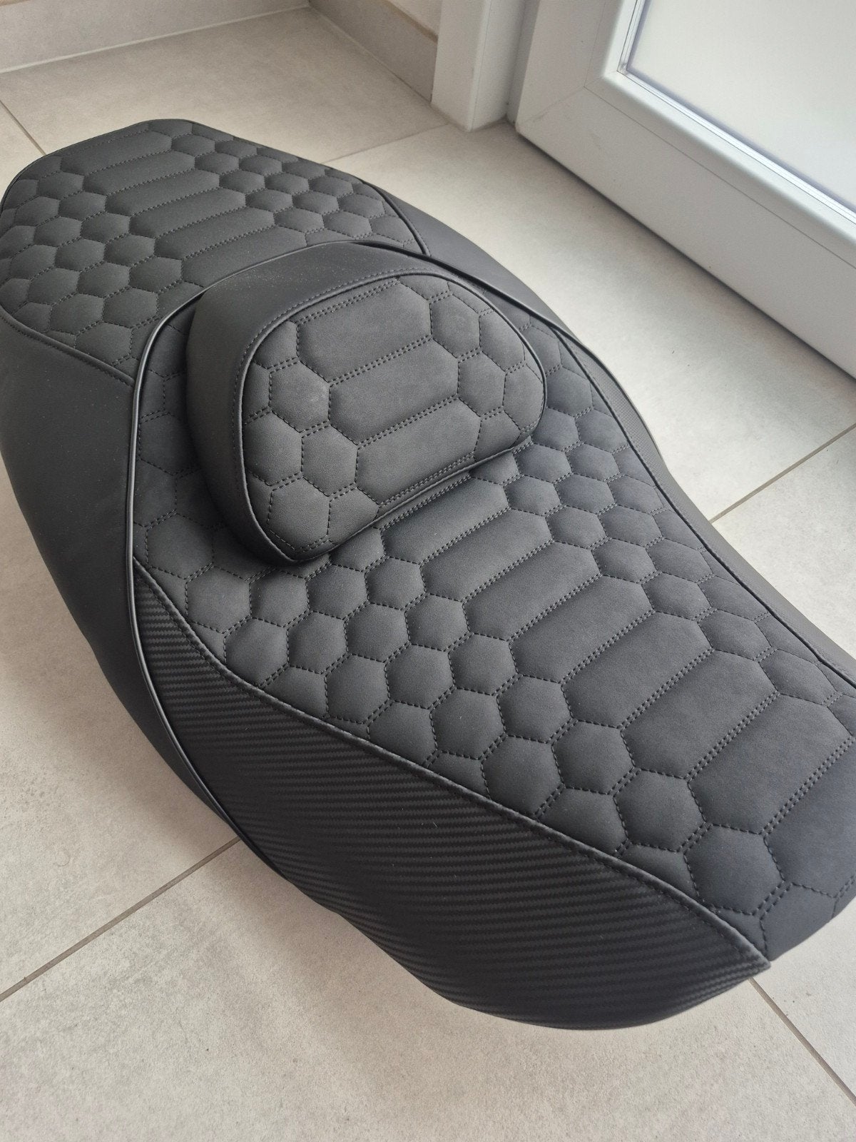 yamaha tmax 560 530 custom zadels alcantara, Bedrijf