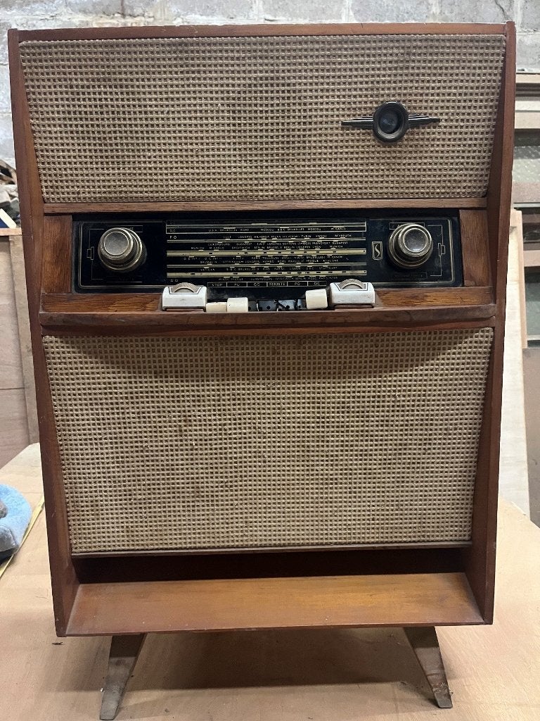 OUDE RADIO IN MEUBEL, Antiek en Kunst, Ophalen