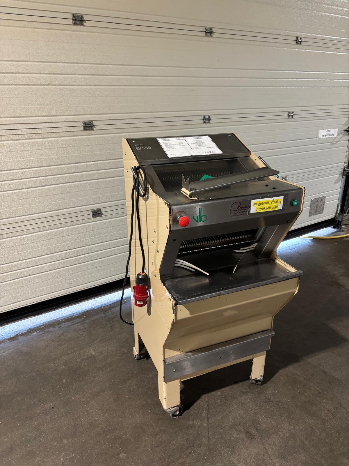 Broodsnijmachine VLB, Enlèvement