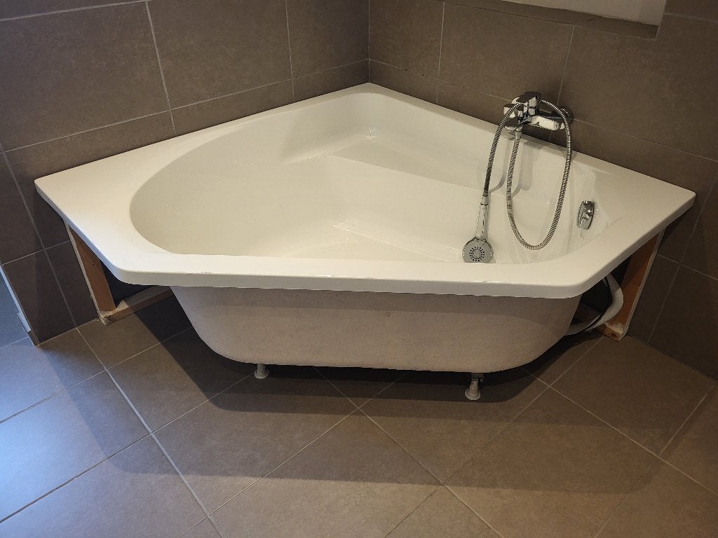 Hoekbad + poten + Kraan + Sifon, Doe-het-zelf en Bouw, Ophalen, Gebruikt, Chroom, Kraan