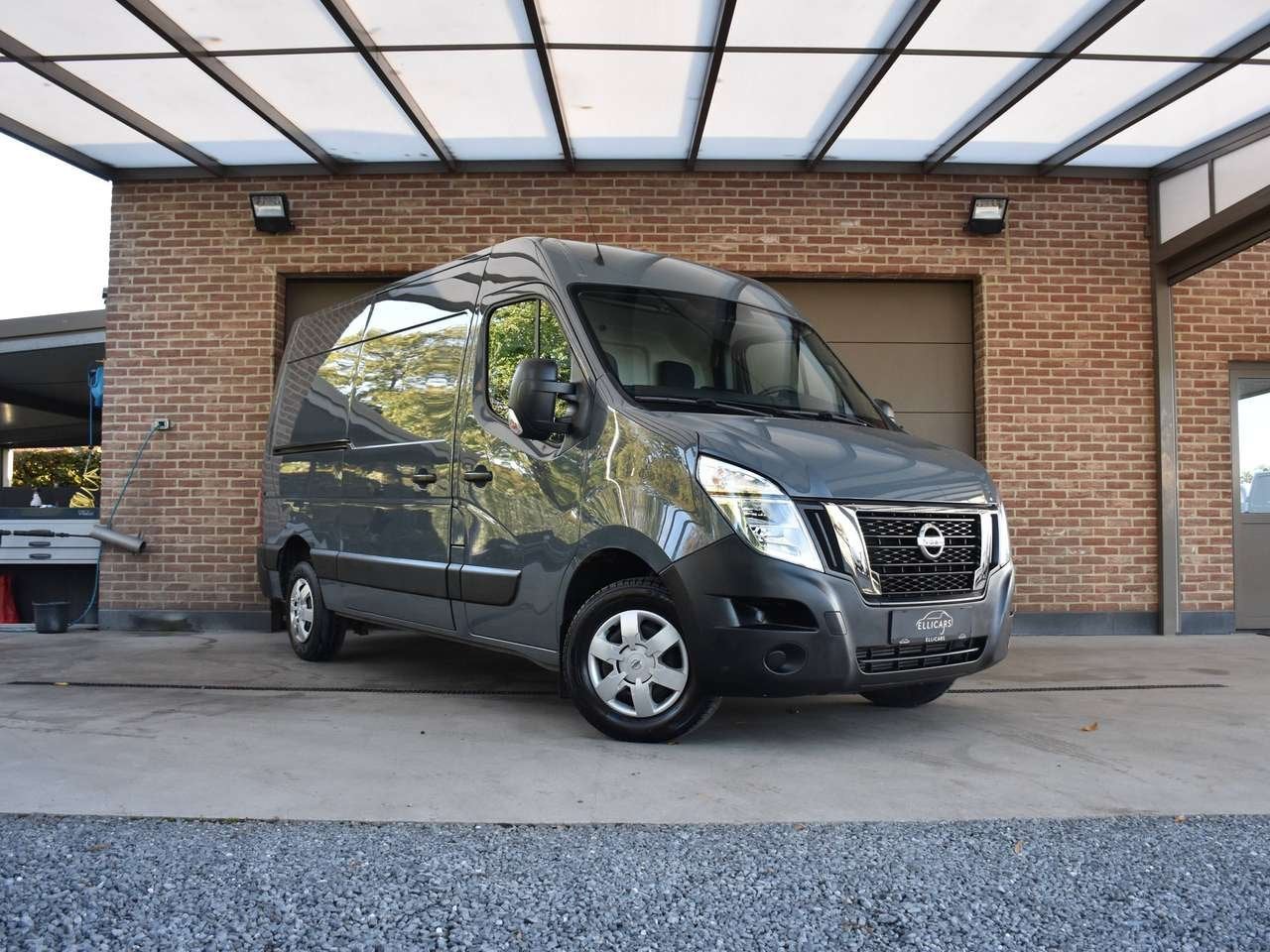 Nissan Interstar 2.3 DCI 33 L2H2 3 ZIT / CARPLAY / CAMERA /, 2299 cc, Bedrijf, 5 deurs, Zilver of Grijs