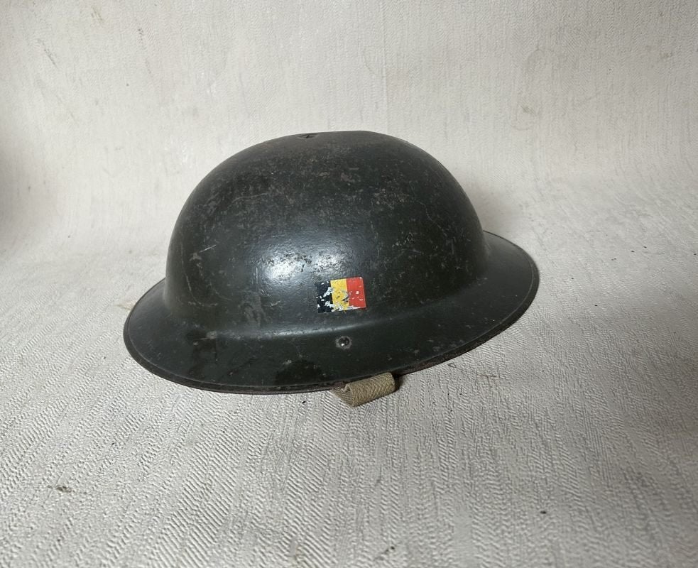 Belgische helm - naar Brits wo2 model "Brodie", Verzamelen, Ophalen of Verzenden, Landmacht, Helm of Baret