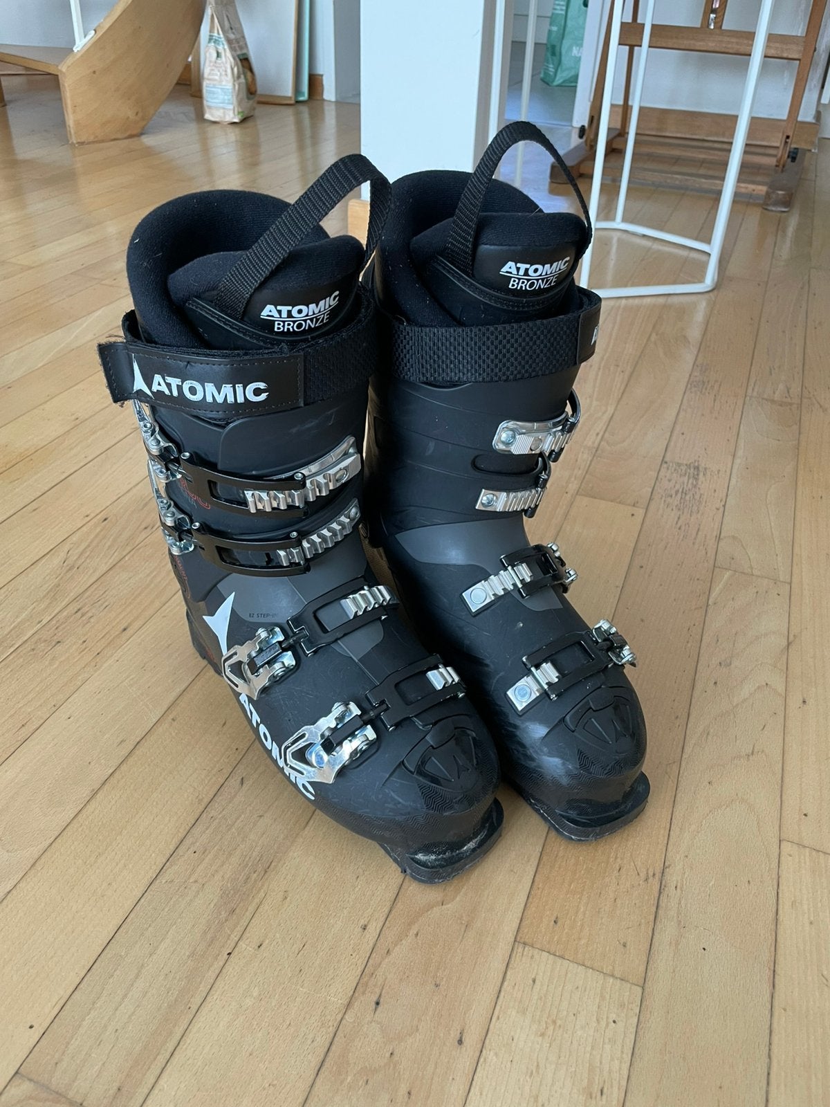 skischoenen maat 26/ 43, Sport en Fitness, Skiën en Langlaufen, Ophalen, Zo goed als nieuw, Atomic